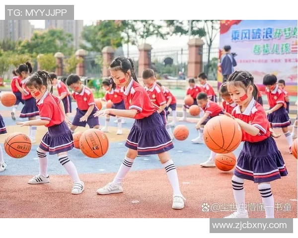 儿童颠足球乐趣无穷培养孩子运动能力与团队精神的最佳选择